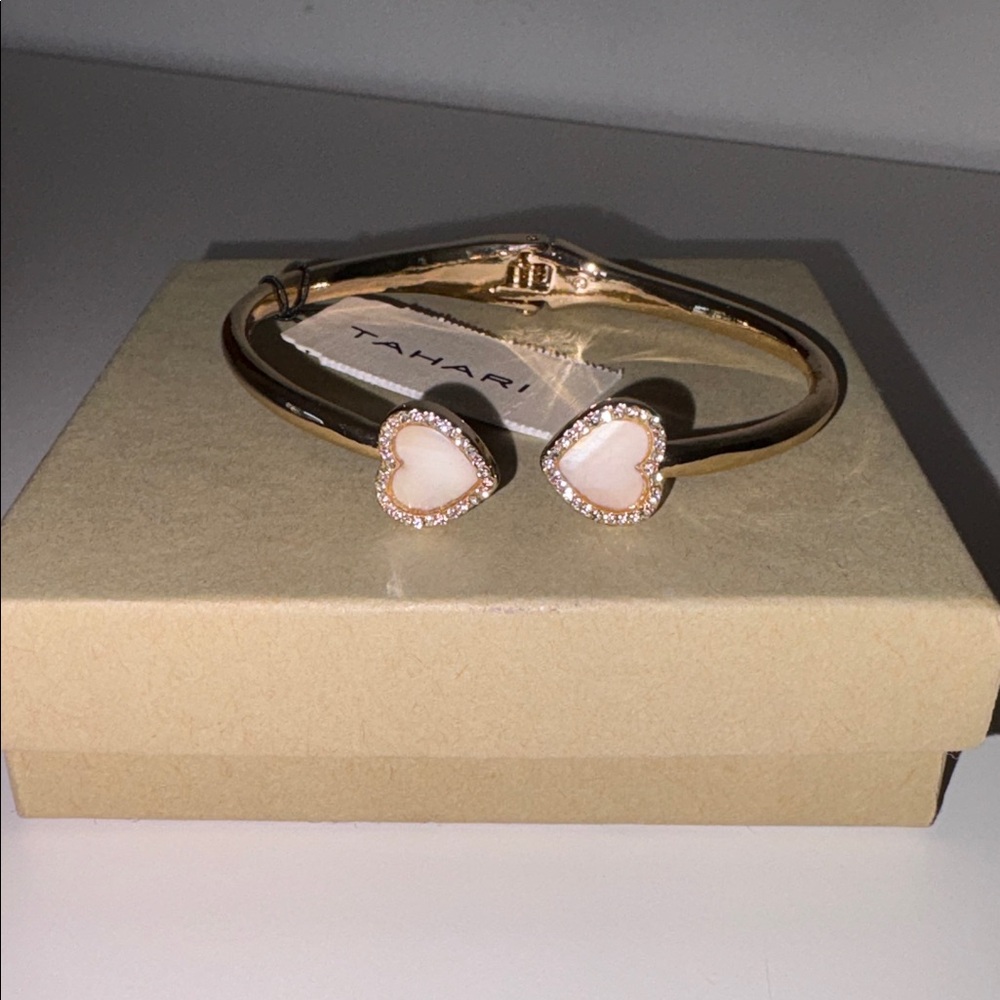 TAHARI Gold/ Mother of Pearl Heart Cuff NWT - Picture 6 of 8